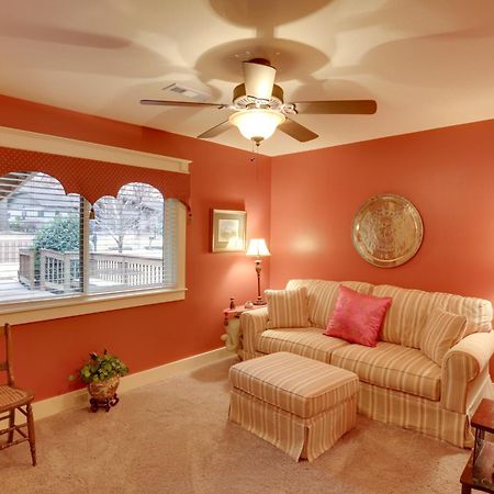 Beautiful Central Fayetteville Townhome With Views! Extérieur photo