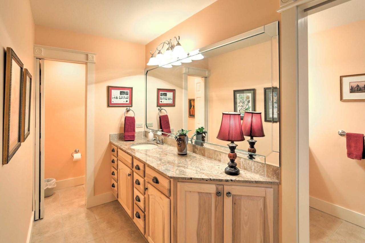 Beautiful Central Fayetteville Townhome With Views! Extérieur photo