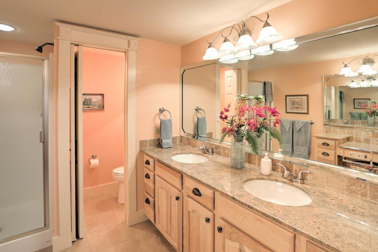 Beautiful Central Fayetteville Townhome With Views! Extérieur photo
