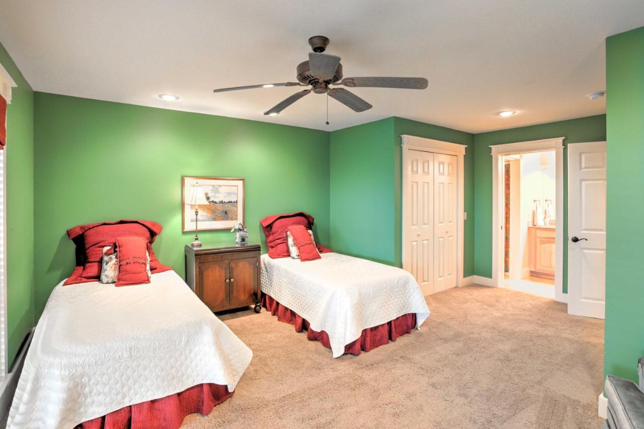Beautiful Central Fayetteville Townhome With Views! Extérieur photo