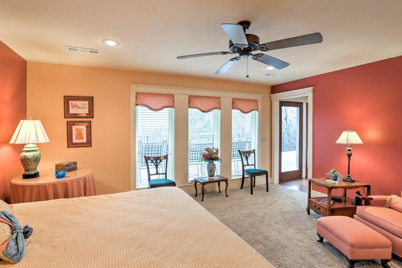 Beautiful Central Fayetteville Townhome With Views! Extérieur photo