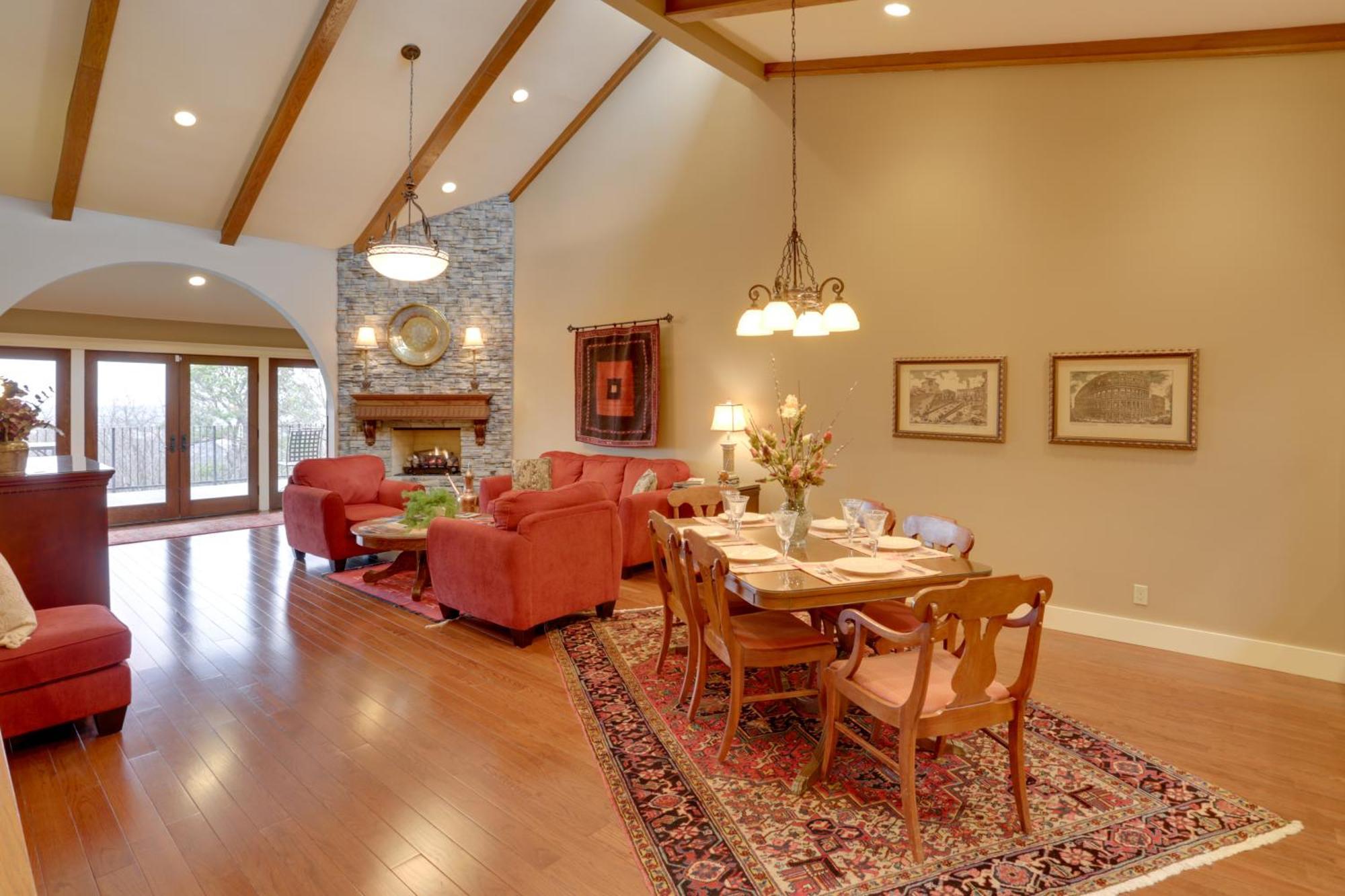 Beautiful Central Fayetteville Townhome With Views! Extérieur photo